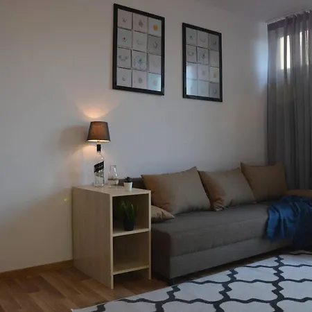 Ohmyhome - Park Mirowski Apartment Warschau Exterior foto