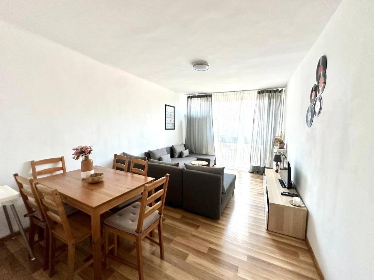 Ohmyhome - Graniczna Apartament *